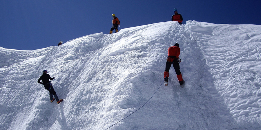 Everest Three Passes Trekking – 23 Days